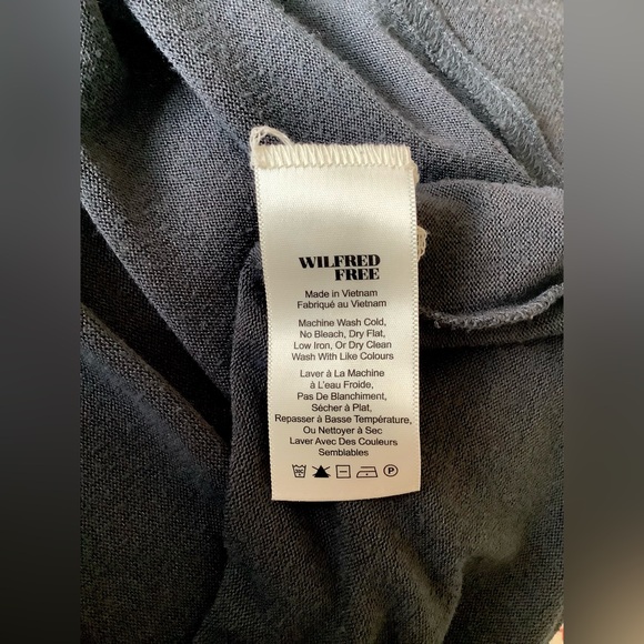 Aritzia Wilfred Free Long sleeves Crew - Picture 5 of 5